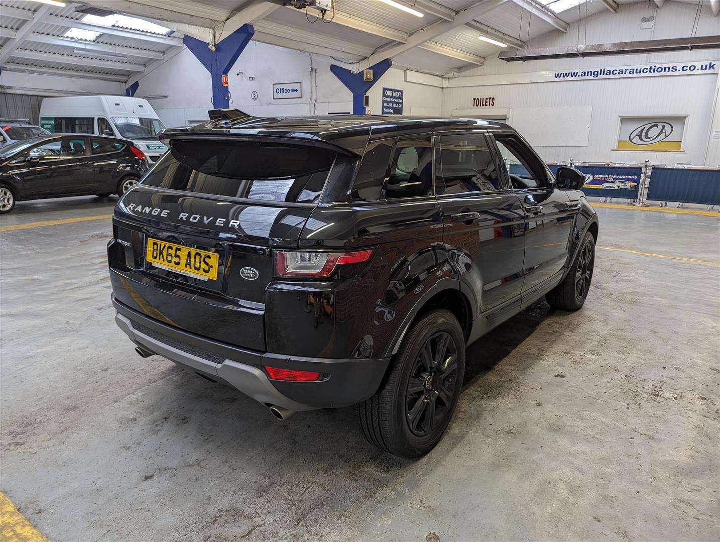 <p>2015 LAND ROVER R ROVER EVOQUE SE TECH TD</p>