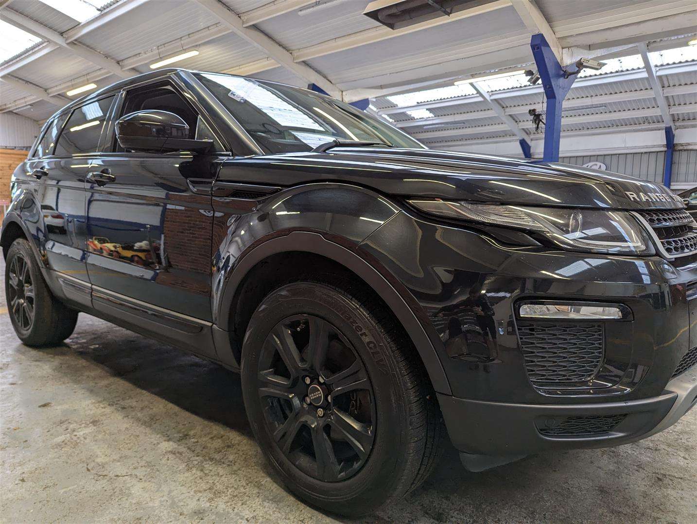 <p>2015 LAND ROVER R ROVER EVOQUE SE TECH TD</p>