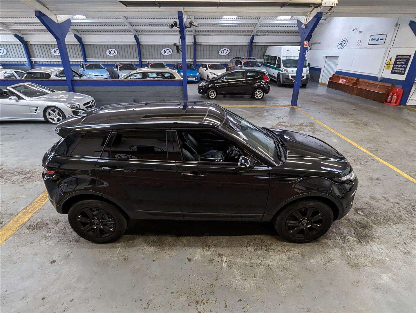 <p>2015 LAND ROVER R ROVER EVOQUE SE TECH TD</p>