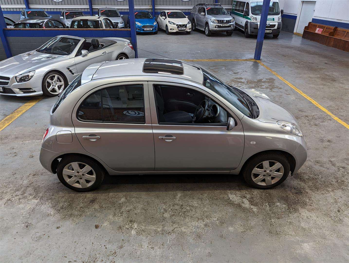 <p>2005 NISSAN MICRA SE</p>