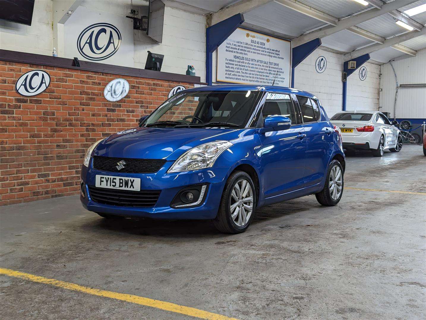 <p>2015 SUZUKI SWIFT SZ4</p>