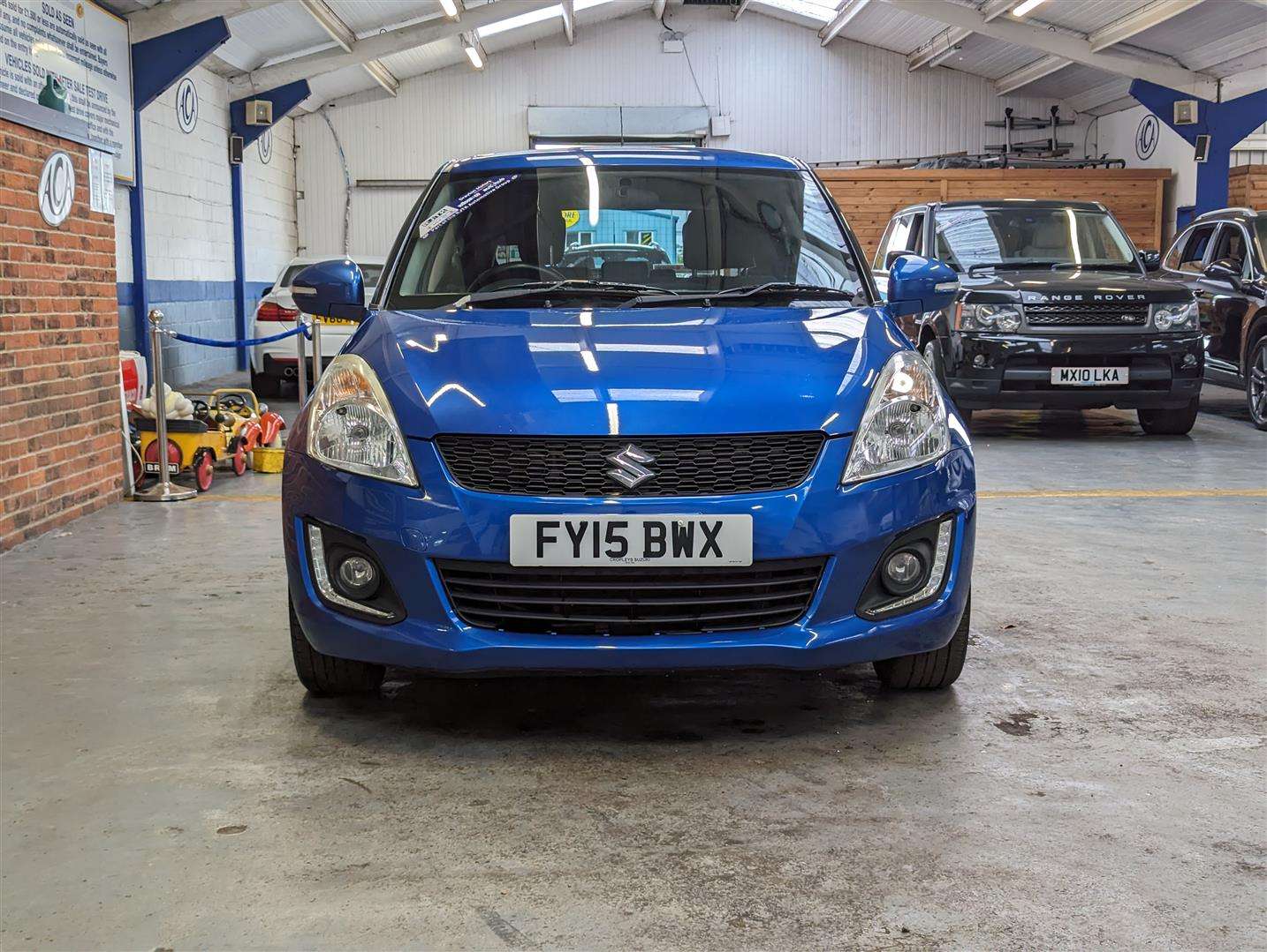 <p>2015 SUZUKI SWIFT SZ4</p>