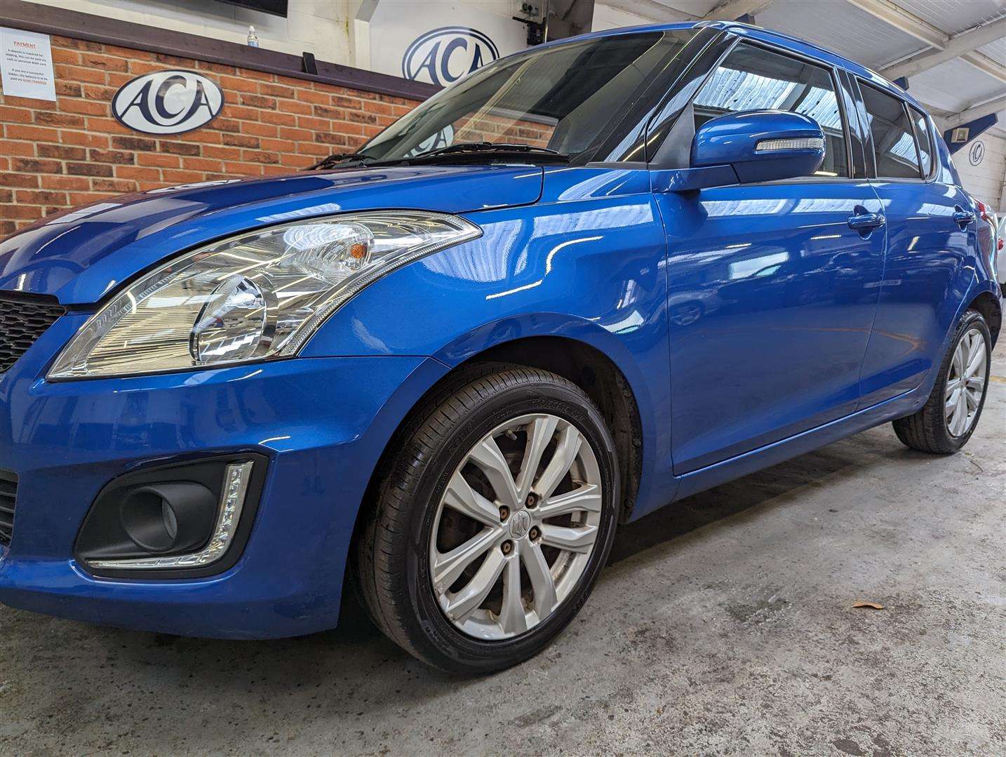 <p>2015 SUZUKI SWIFT SZ4</p>