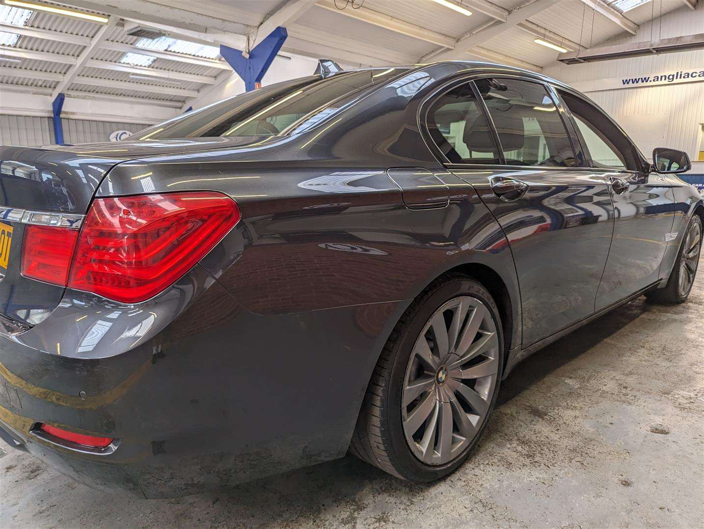 <p>2009 BMW 730D SE AUTO</p>