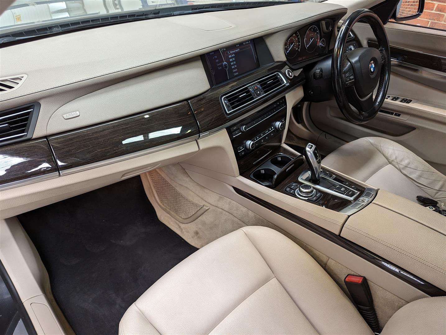 <p>2009 BMW 730D SE AUTO</p>