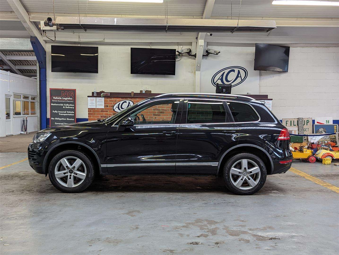 <p>2011 VOLKSWAGEN TOUAREG V6 TSI HYBRID AUTO</p>