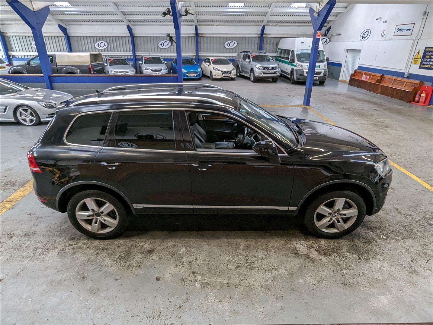 <p>2011 VOLKSWAGEN TOUAREG V6 TSI HYBRID AUTO</p>