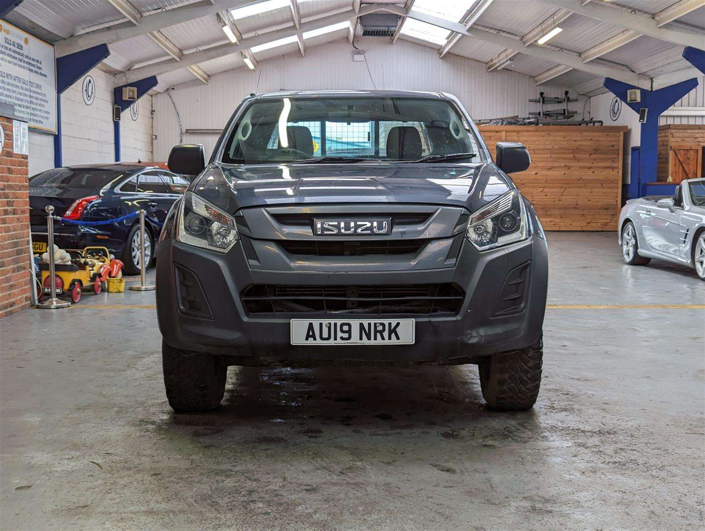 <p>2019 ISUZU D-MAX **SOLD</p>