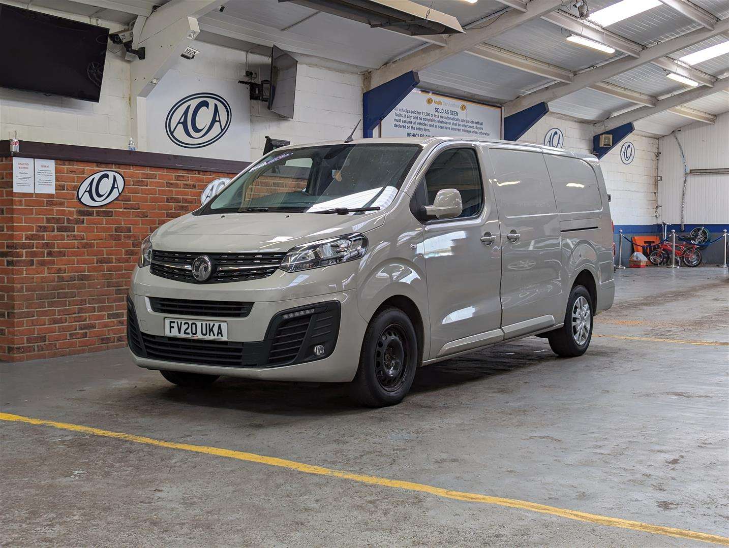 <p>2020 VAUXHALL VIVARO 2900 SPORTIVE S/S</p>