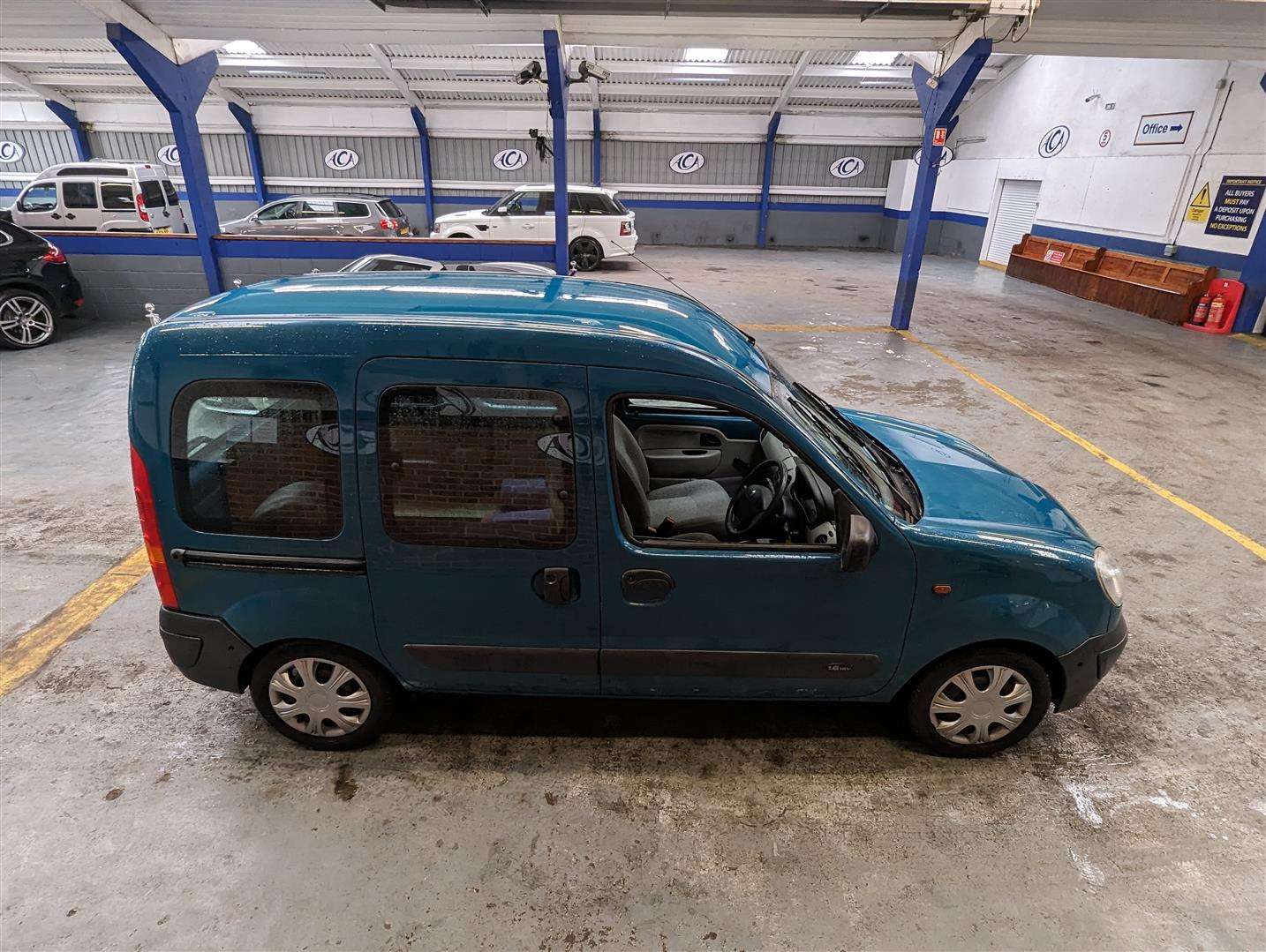 <p>2004 RENAULT KANGOO AUTHENTIQUE 16V AUTO</p>