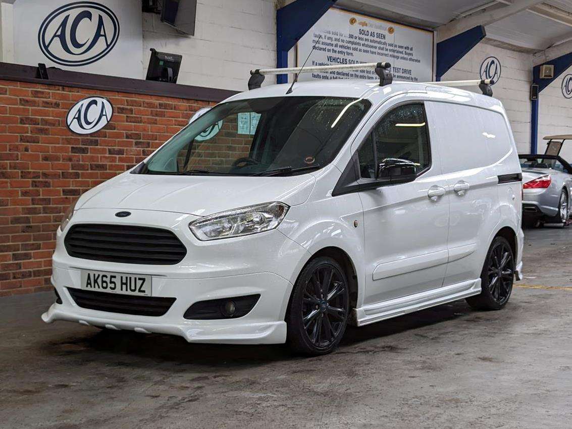 <p>2015 FORD TRANSIT COURIER TREND TDC</p>