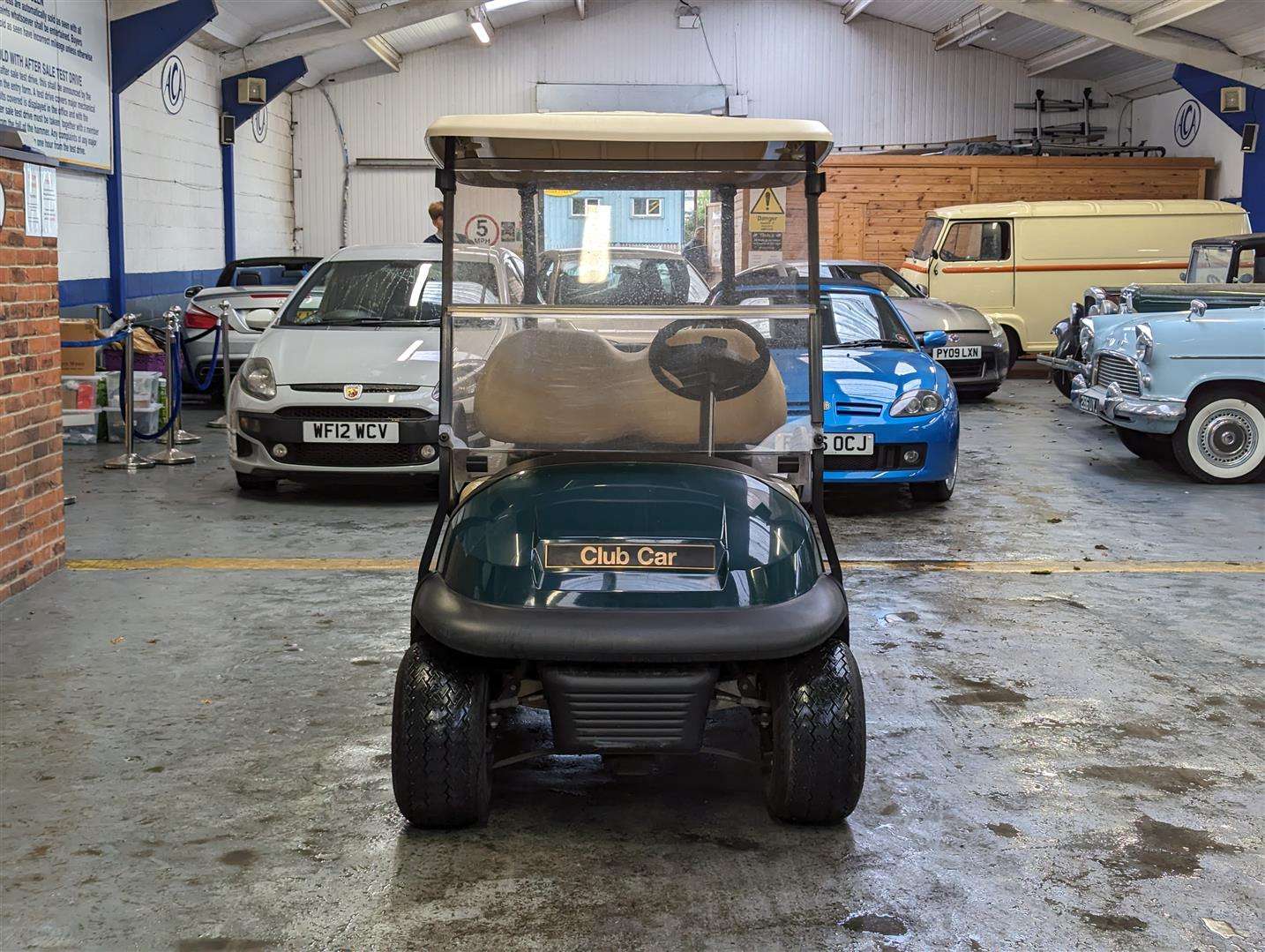 <p>GOLF BUGGY</p>