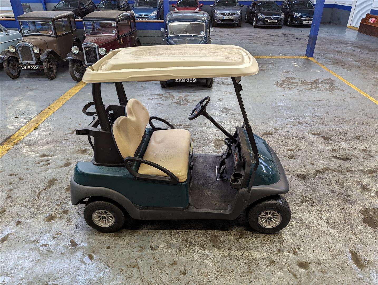 <p>GOLF BUGGY</p>