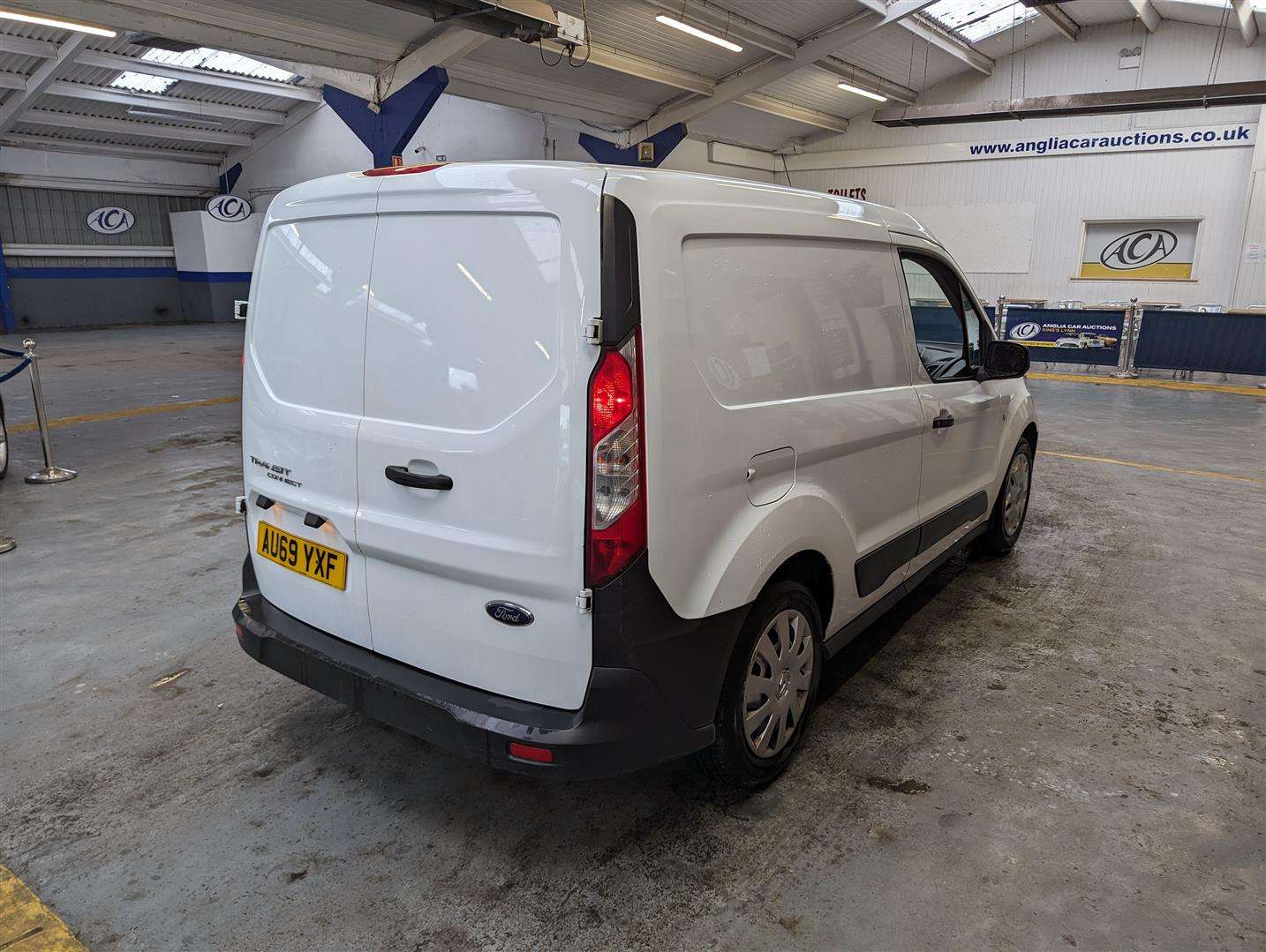 <p>2019 FORD TRANSIT CONNECT 200 BASE</p>