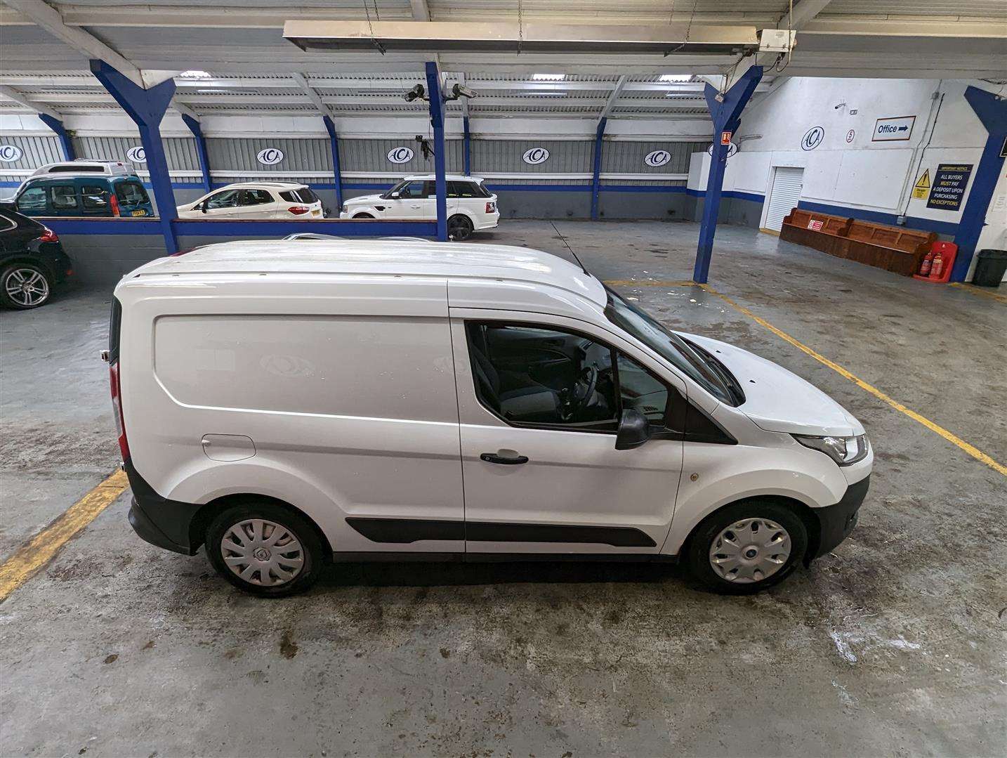 <p>2019 FORD TRANSIT CONNECT 200 BASE</p>