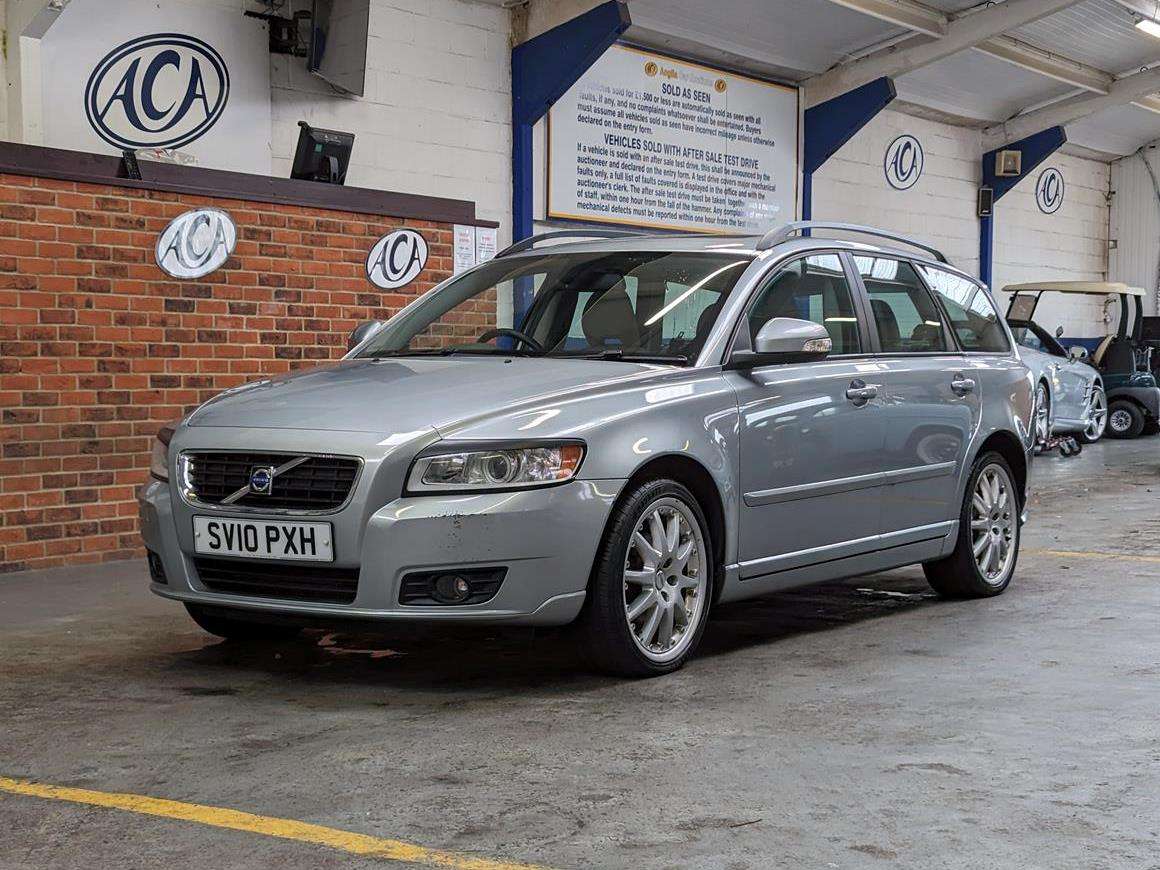 <p>2010 VOLVO V50 SE D DRIVE</p>