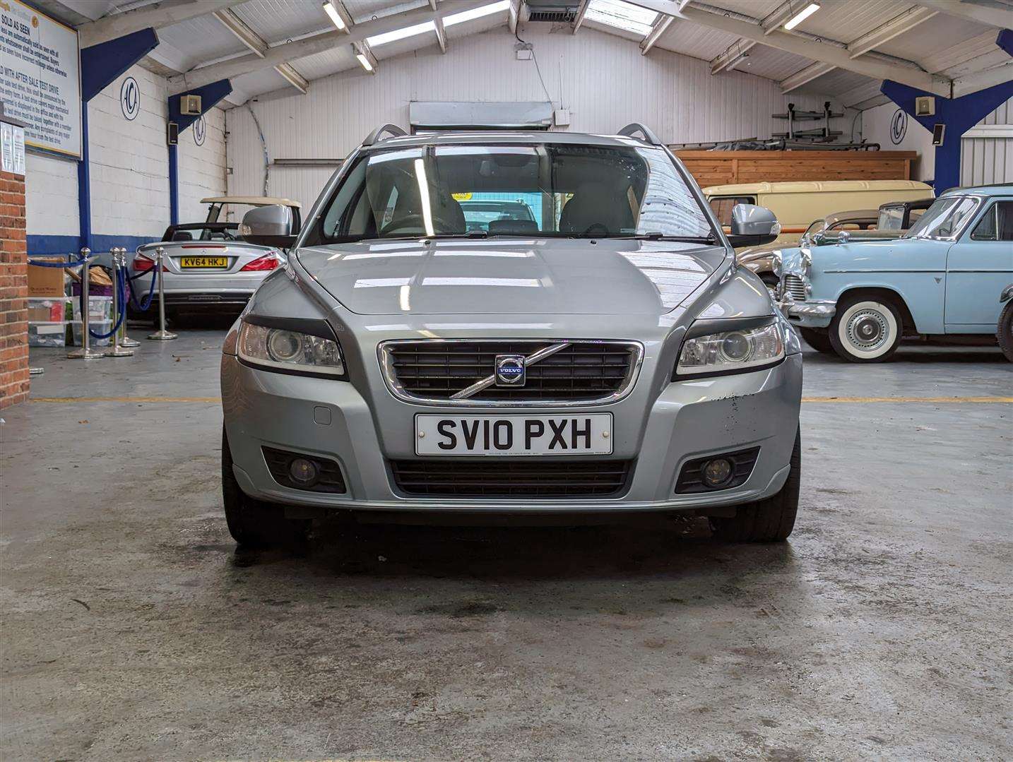 <p>2010 VOLVO V50 SE D DRIVE</p>