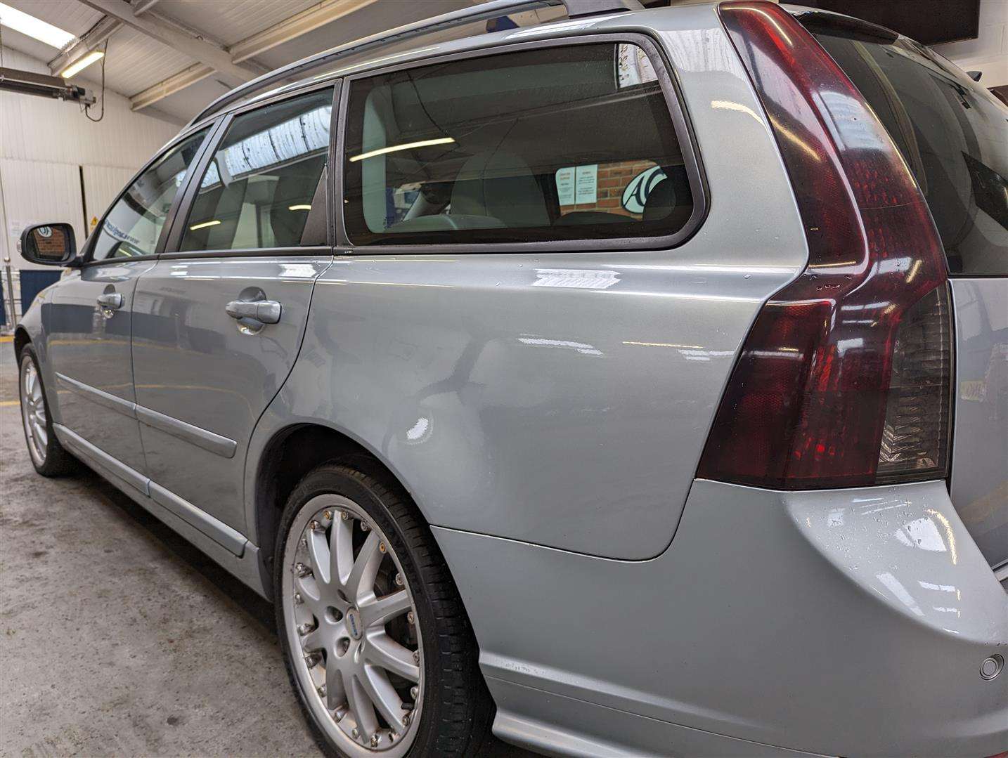 <p>2010 VOLVO V50 SE D DRIVE</p>