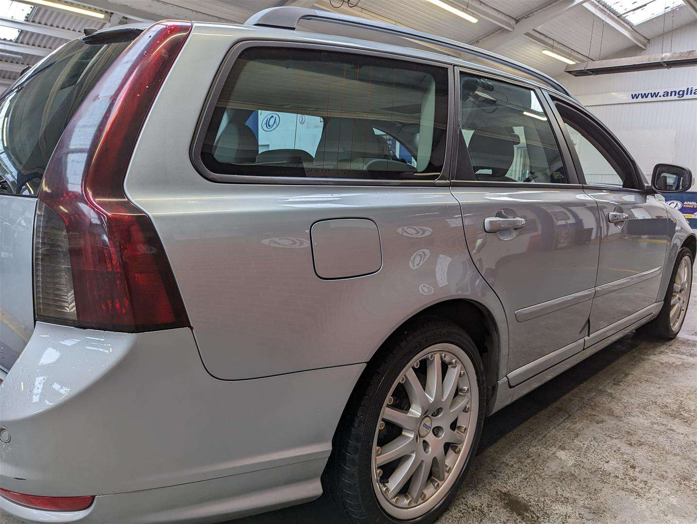 <p>2010 VOLVO V50 SE D DRIVE</p>