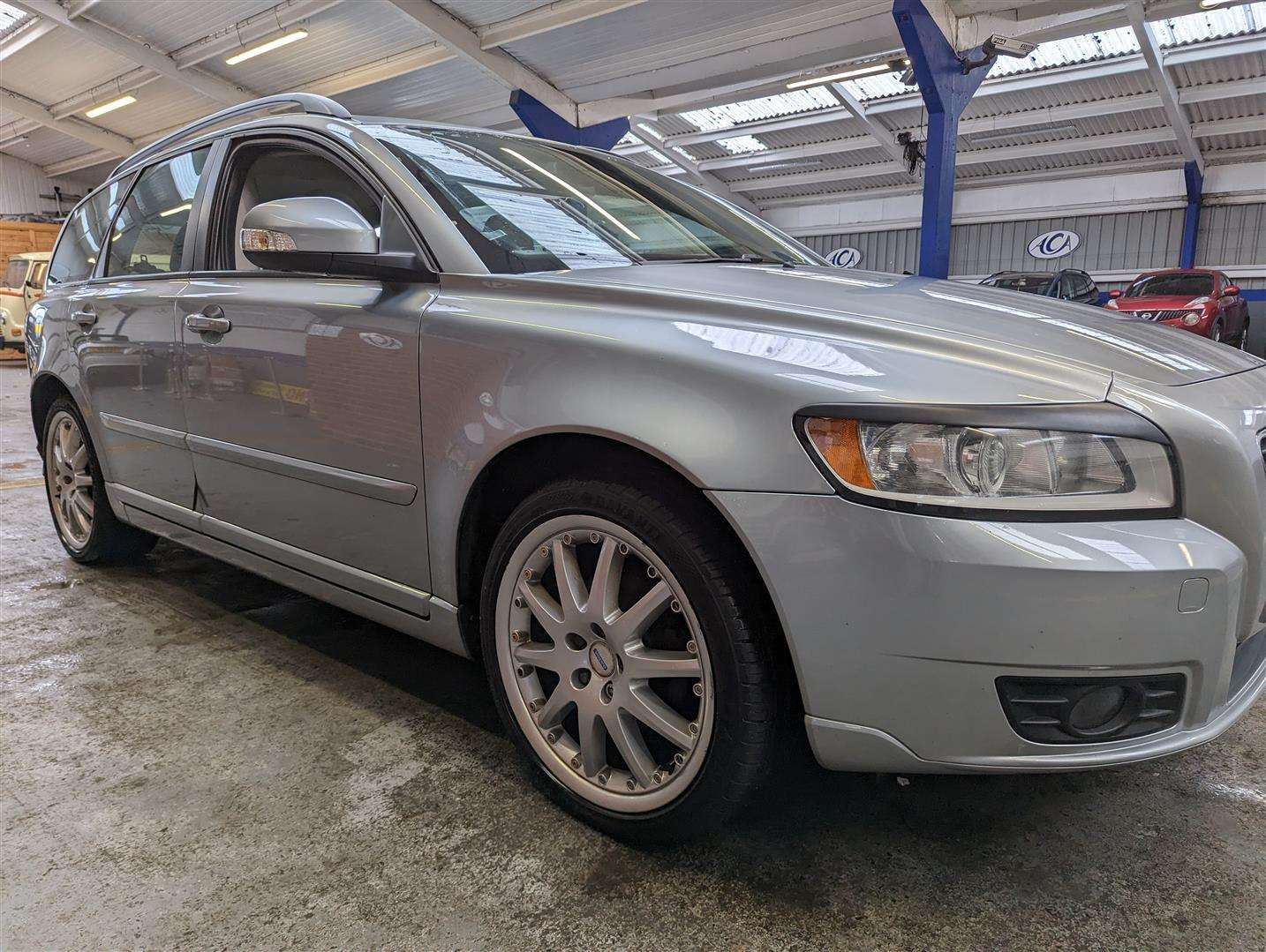 <p>2010 VOLVO V50 SE D DRIVE</p>