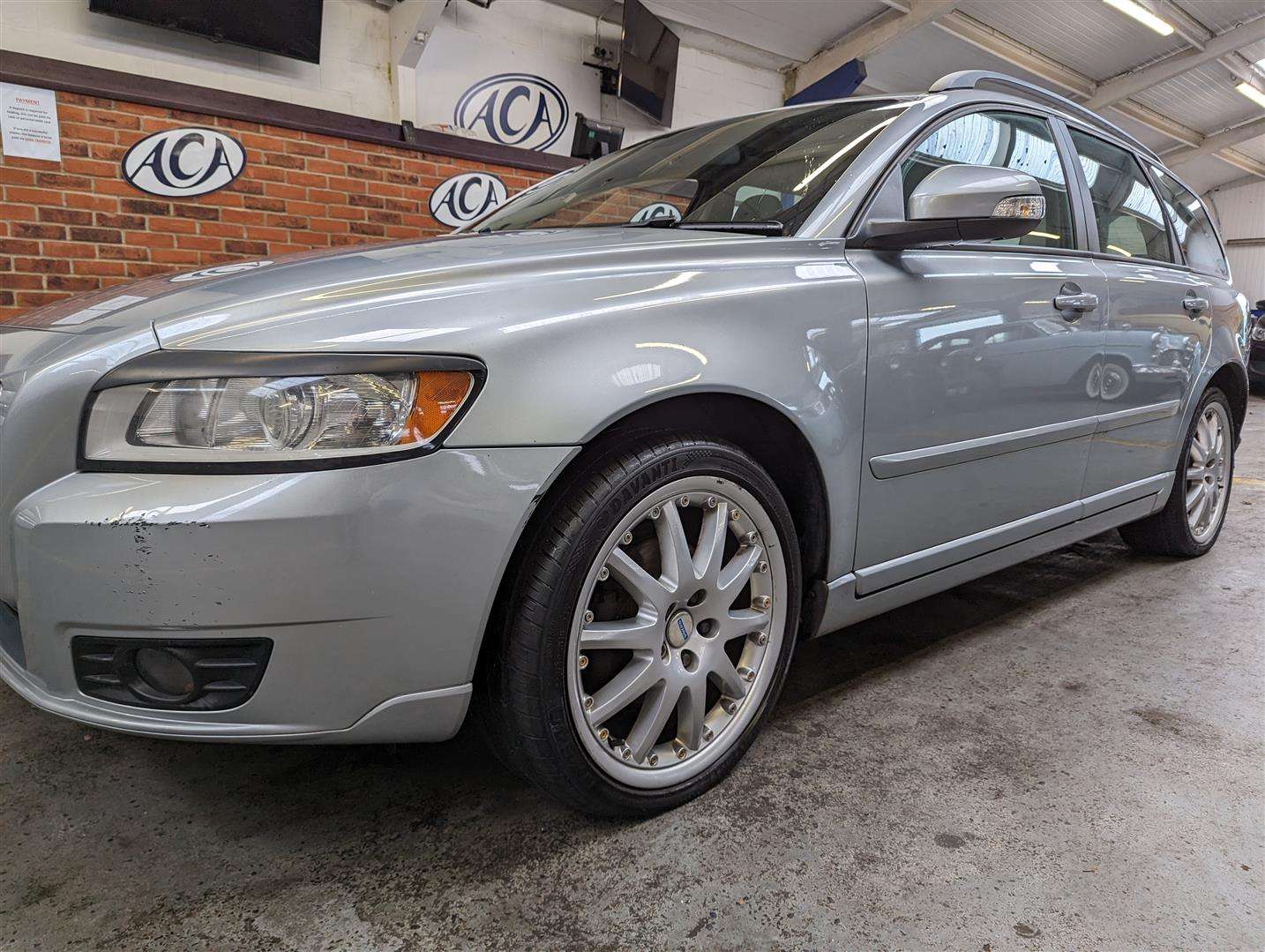 <p>2010 VOLVO V50 SE D DRIVE</p>