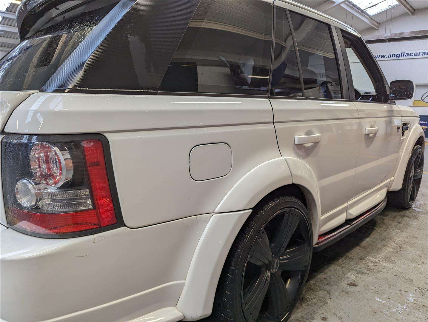 <p>2005 LAND ROVER RANGEROVER SPT TDV6 HSE AUTO</p>