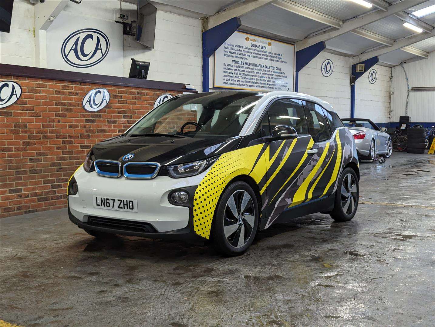 <p>2017 BMW I3 RANGE EXTENDER</p>