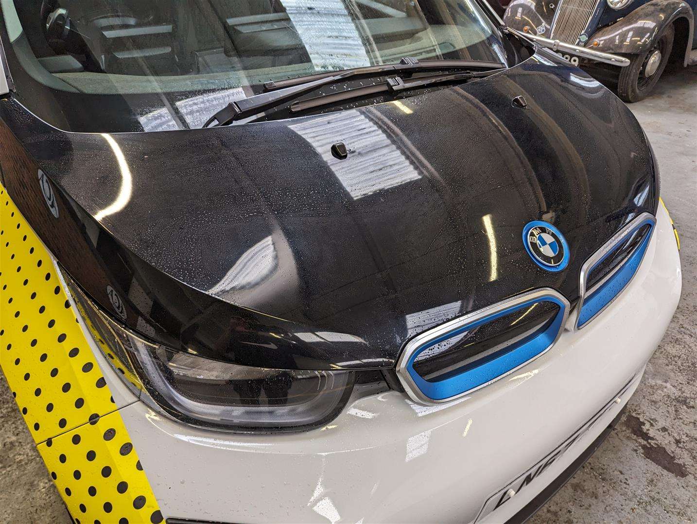 <p>2017 BMW I3 RANGE EXTENDER</p>