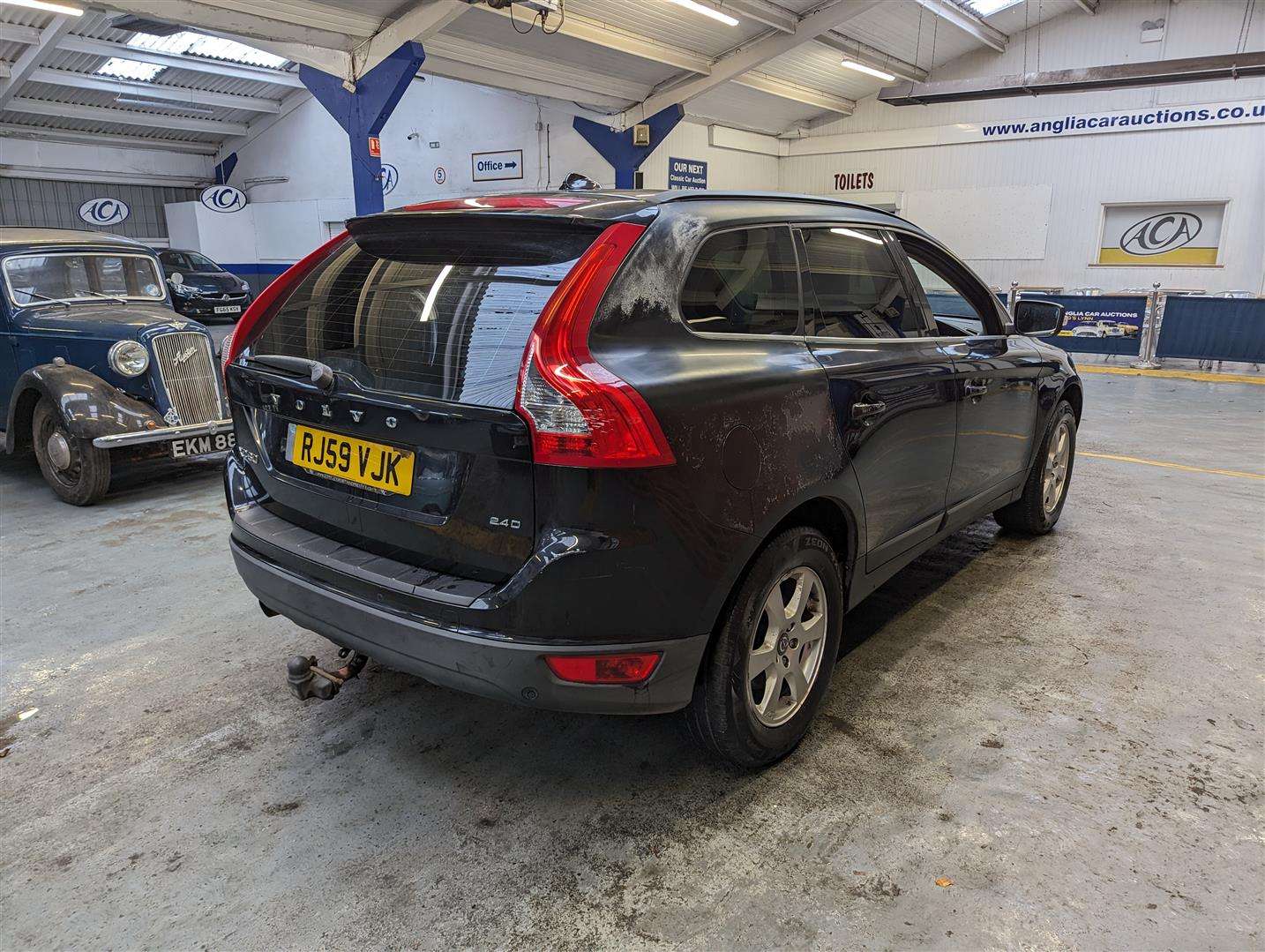 <p>2009 VOLVO XC60 SE D AUTO</p>