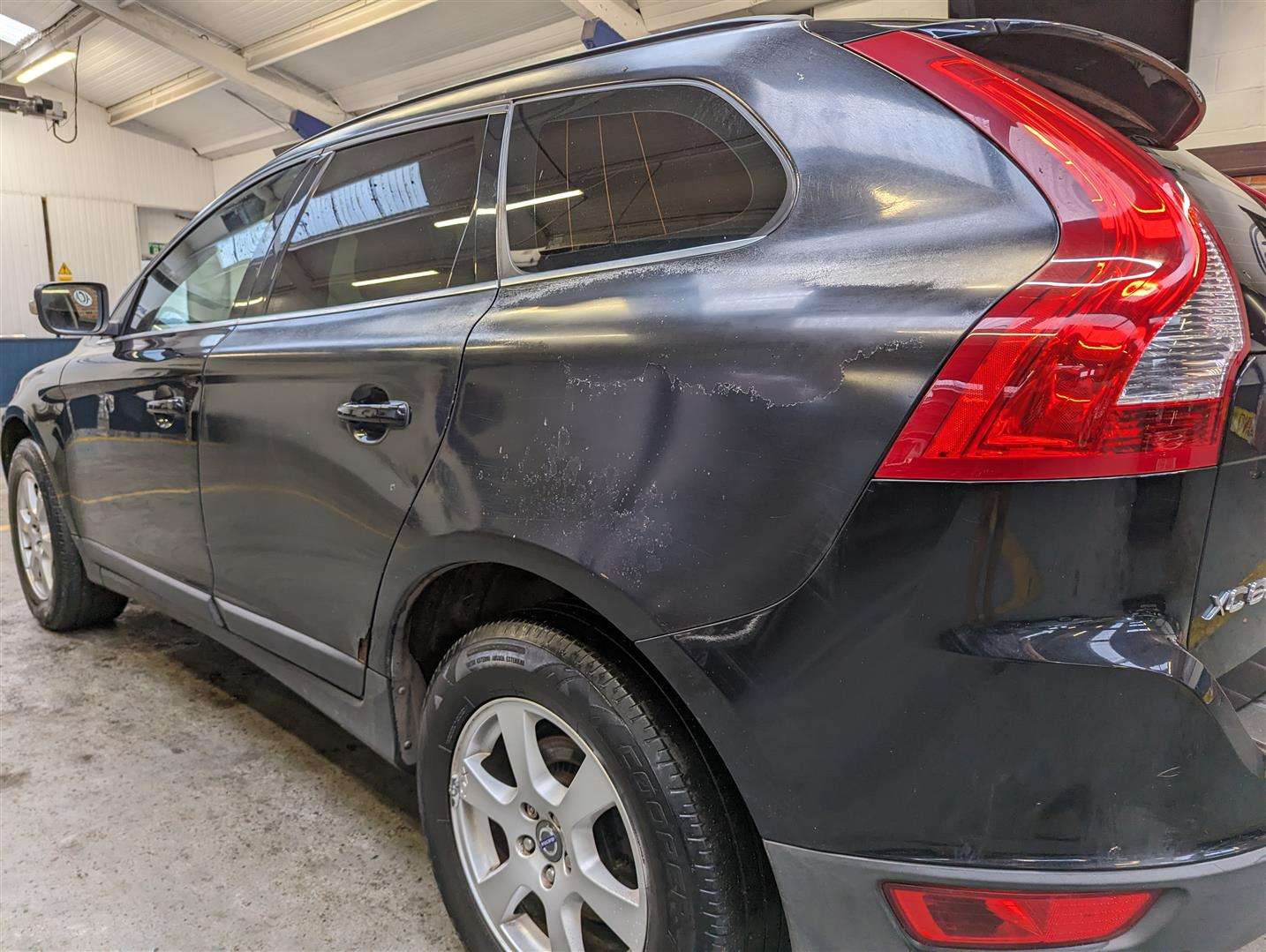 <p>2009 VOLVO XC60 SE D AUTO</p>