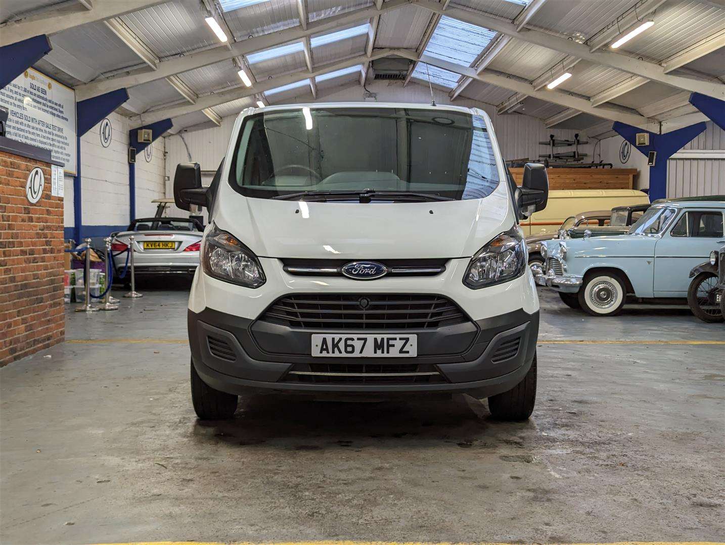 <p>2017 FORD TRANSIT CUSTOM 290</p>