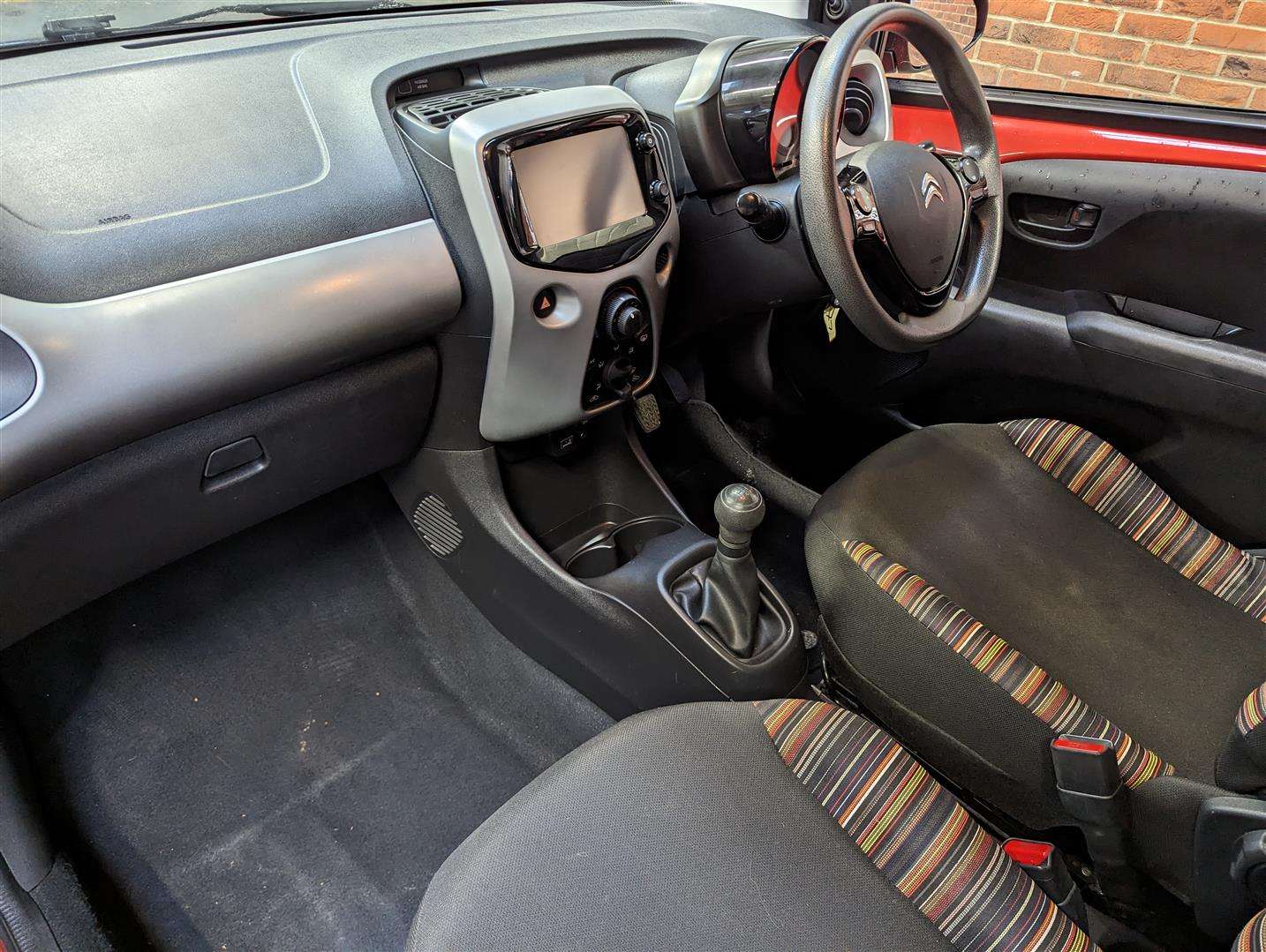 <p>2014 CITROEN C1 FEEL</p>