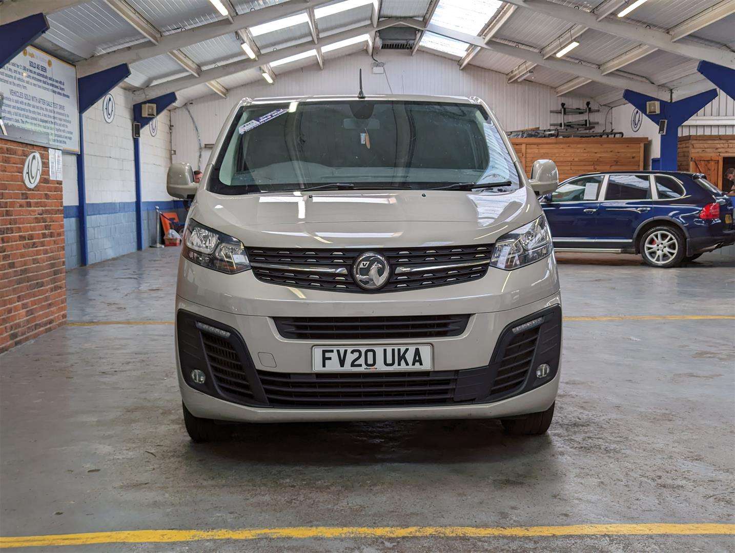 <p>2020 VAUXHALL VIVARO 2900 SPORTIVE S/S</p>