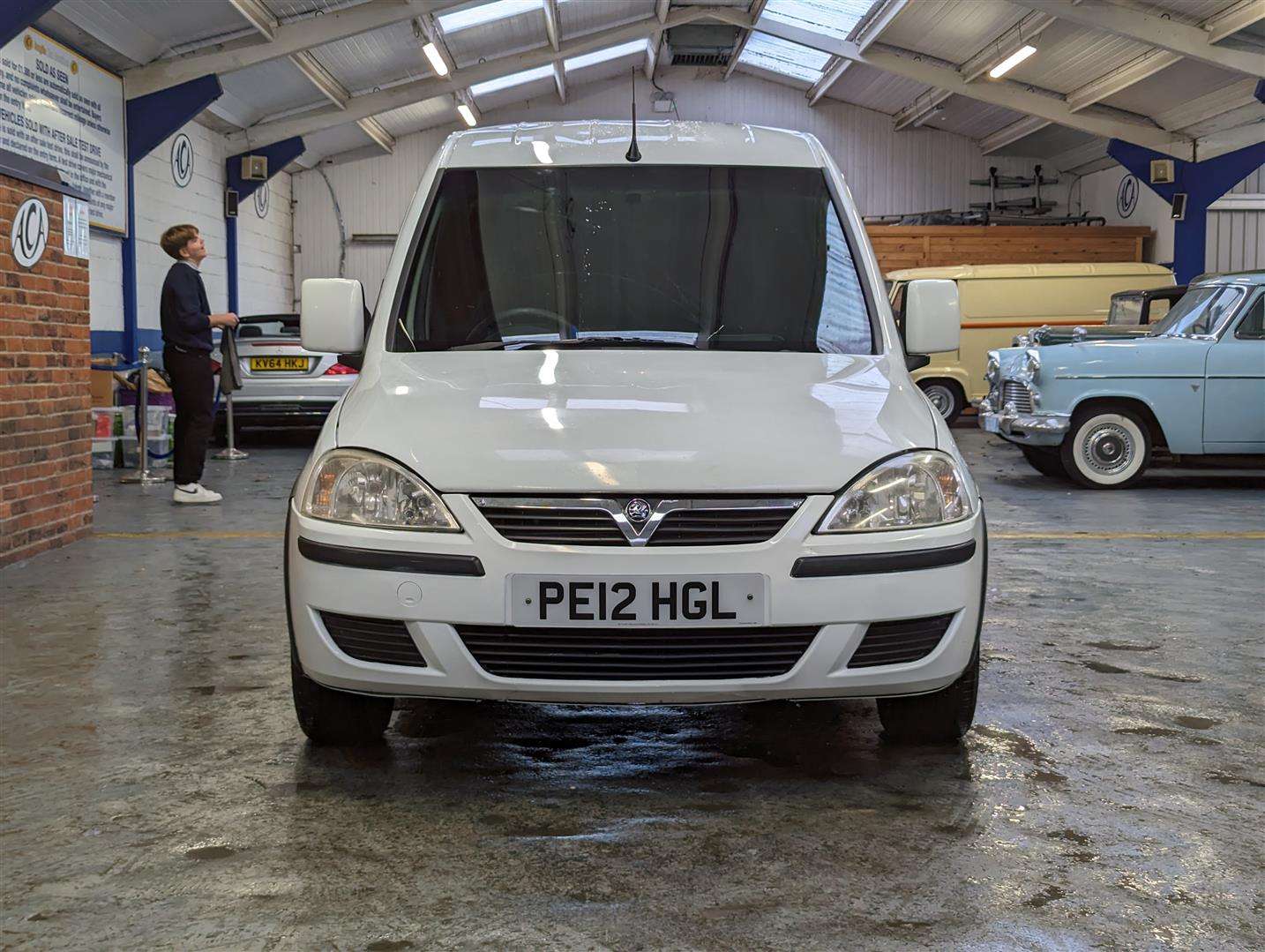 <p>2012 VAUXHALL COMBO 1700 SE CDTI</p>