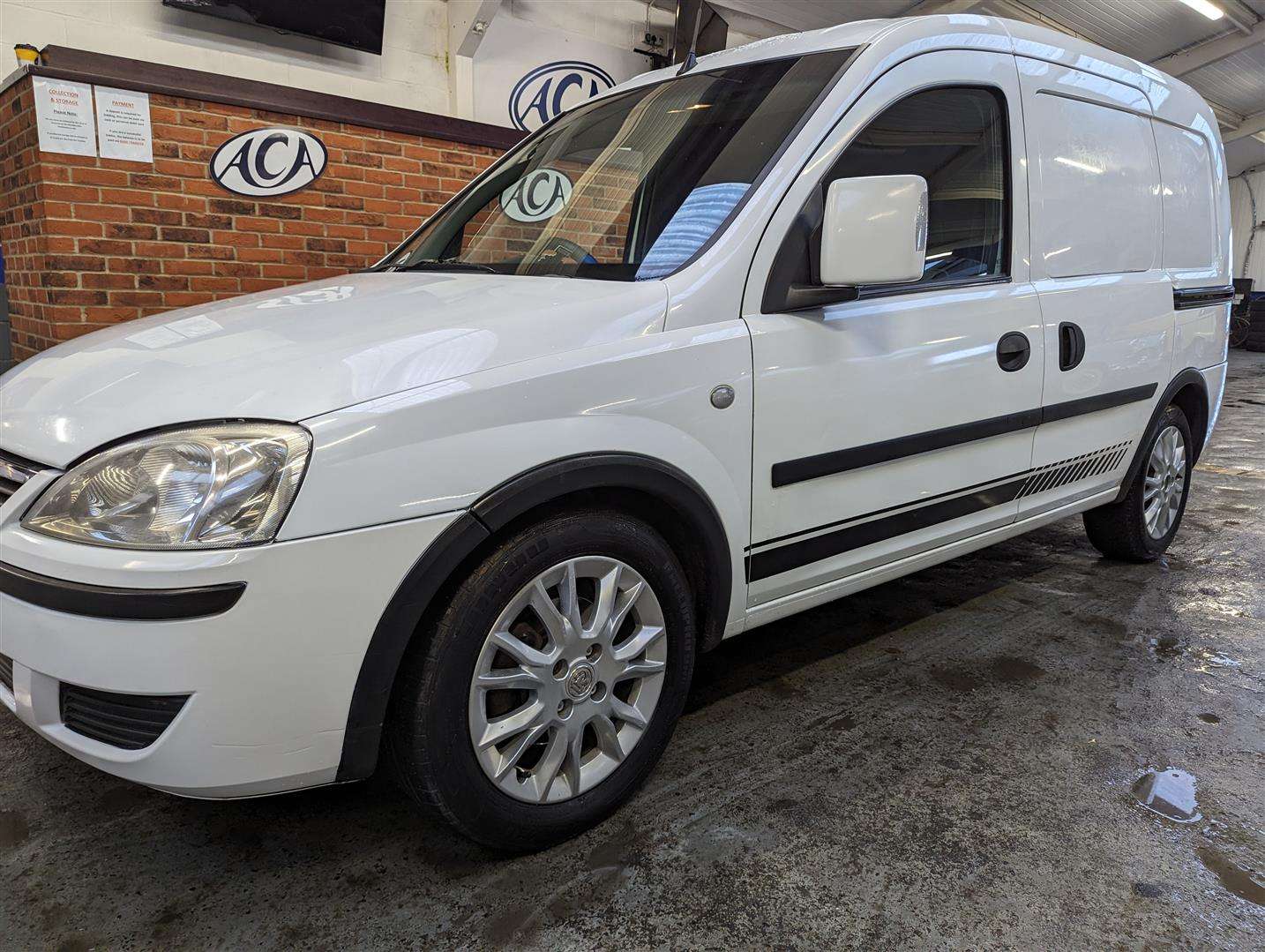 <p>2012 VAUXHALL COMBO 1700 SE CDTI</p>