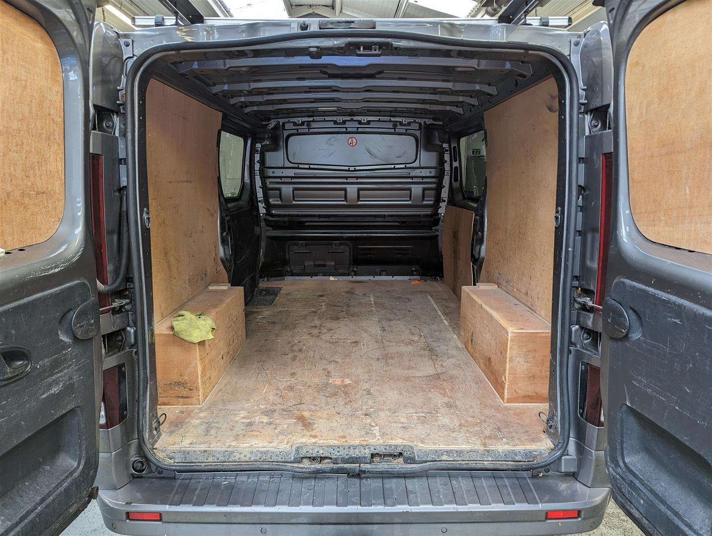 <p>2017 VAUXHALL VIVARO 2900 SPORTIVE CDTI</p>