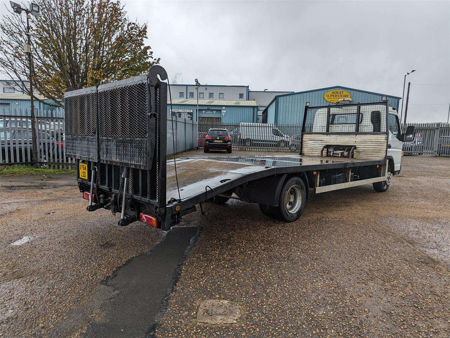 <p>2014 MITSUBISHI FUSO CANTER 7C15 43 LOW LOADER</p>