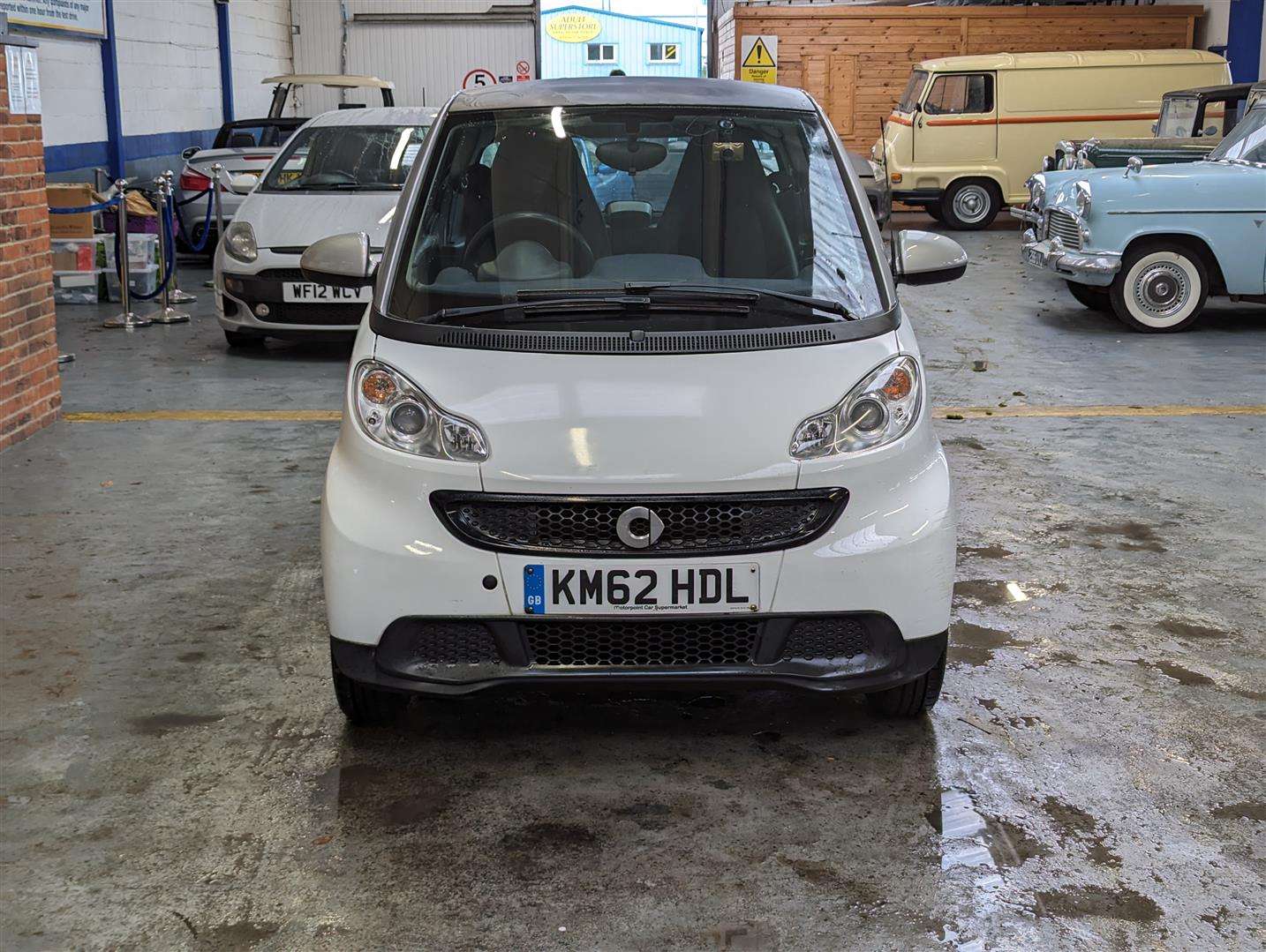 <p>2012 SMART FORTWO PURE 61 MHD AUTO</p>