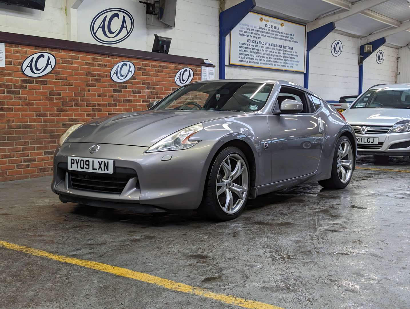 <p>2009 NISSAN 370Z GT V6</p>