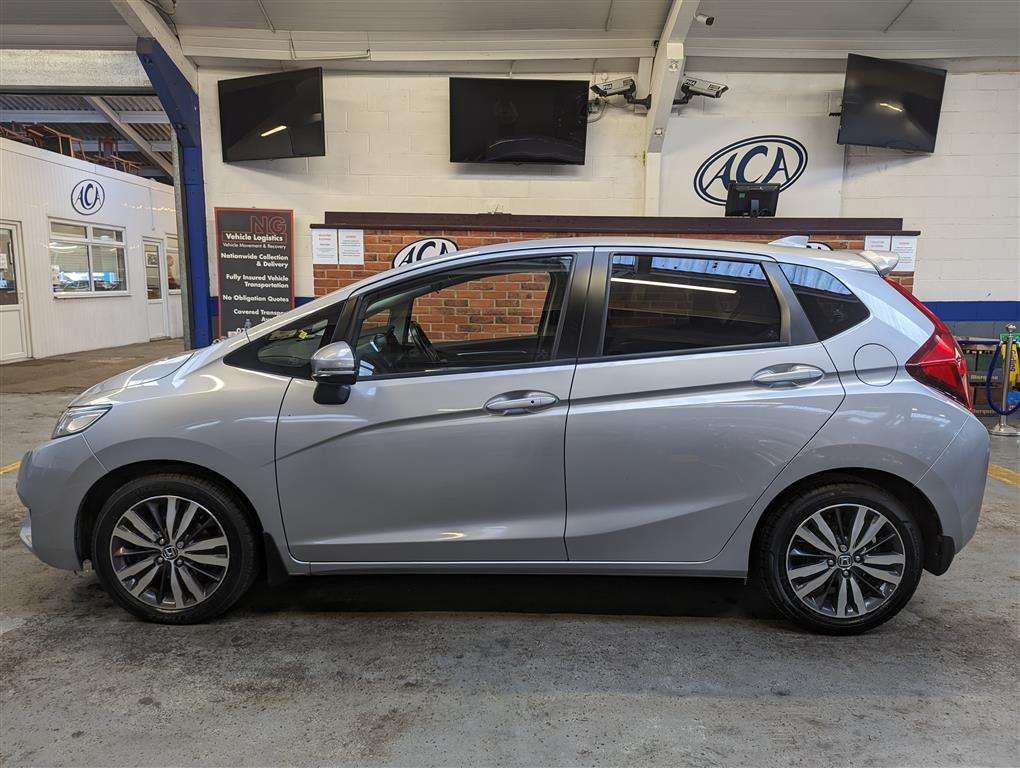 <p>2017 HONDA JAZZ EX I-VTEC</p>