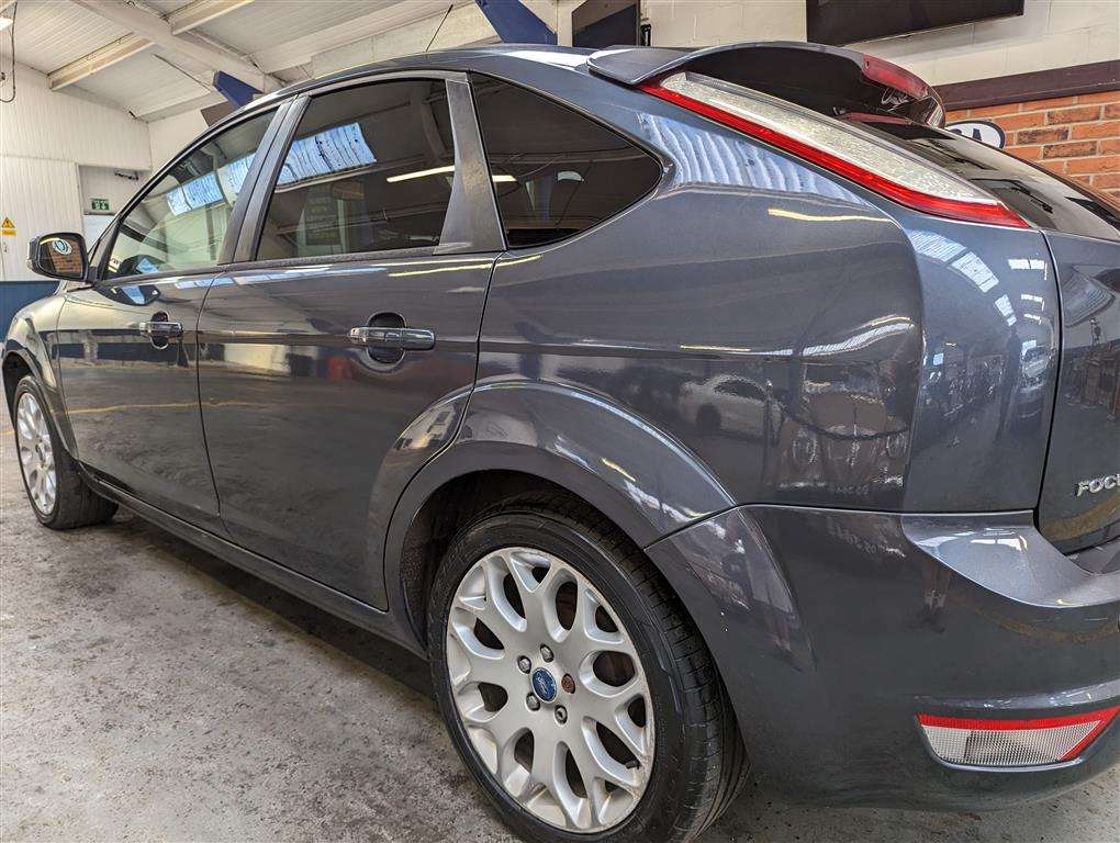 <p>2011 FORD FOCUS ZETEC 125</p>