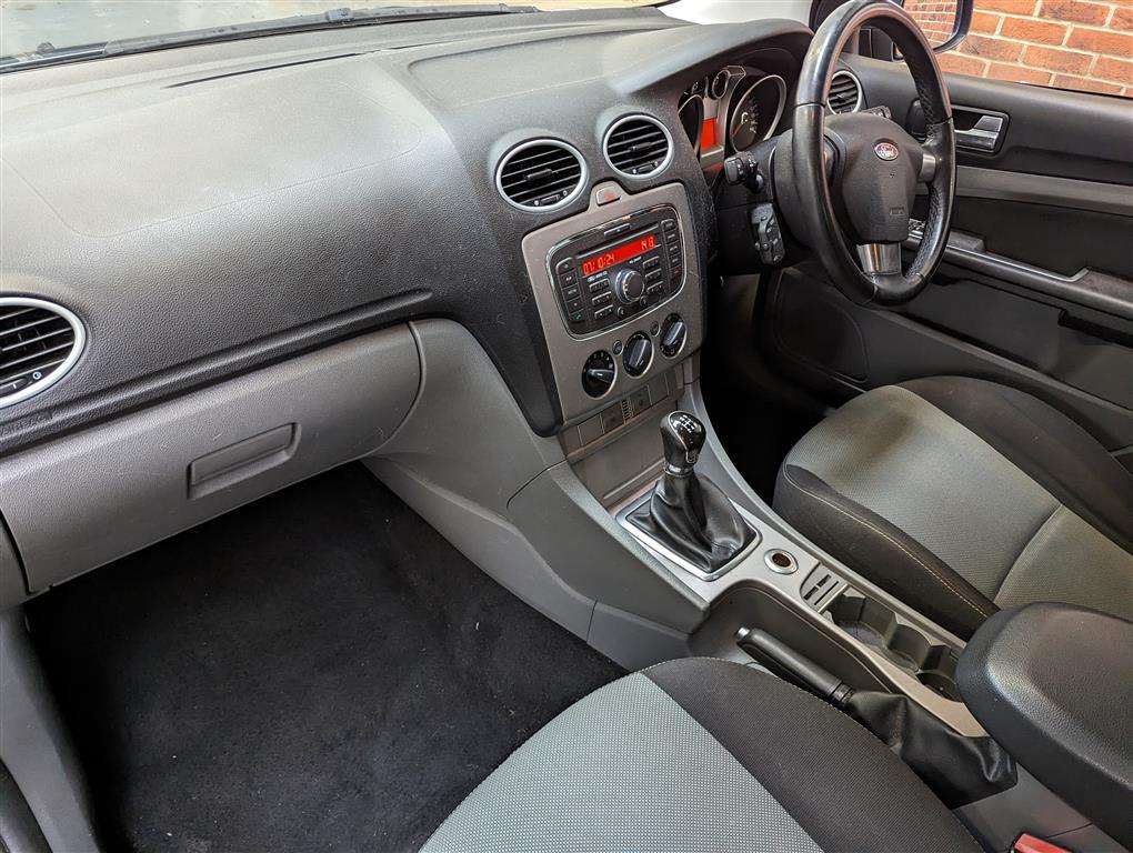 <p>2011 FORD FOCUS ZETEC 125</p>