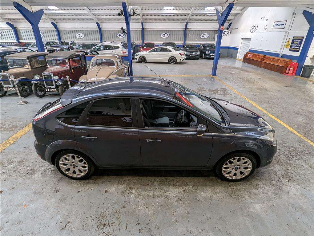 <p>2011 FORD FOCUS ZETEC 125</p>