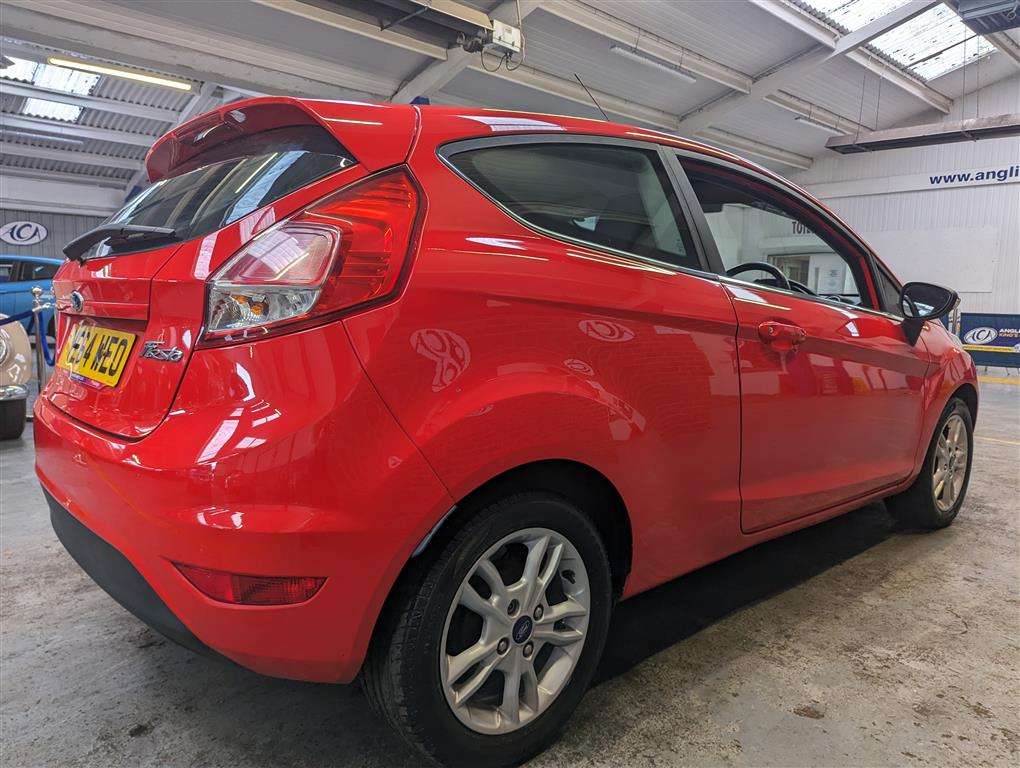 <p>2014 FORD FIESTA ZETEC</p>