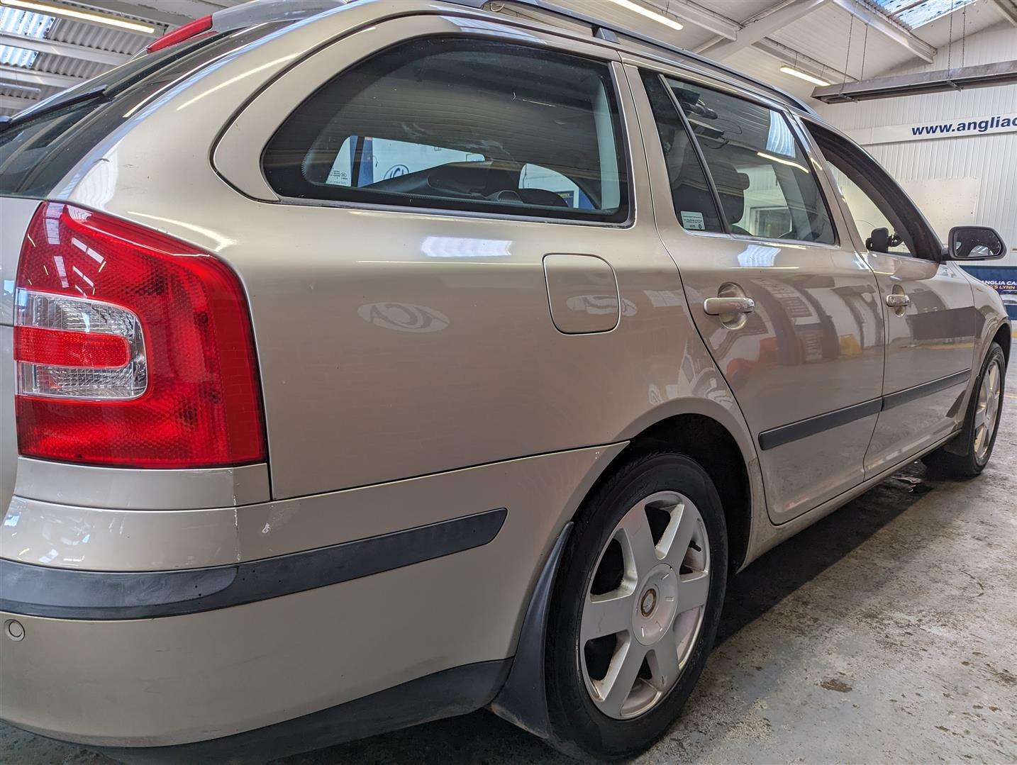 <p>2005 SKODA OCTAVIA ELEGANCE TDI PD8V</p>