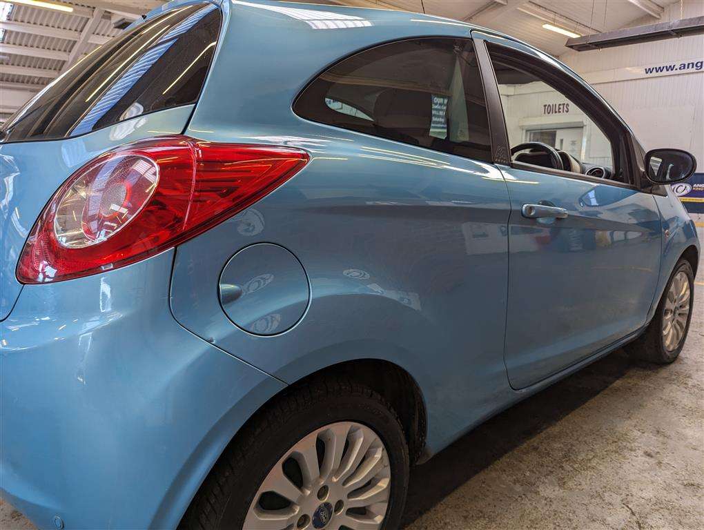 <p>2011 FORD KA ZETEC</p>