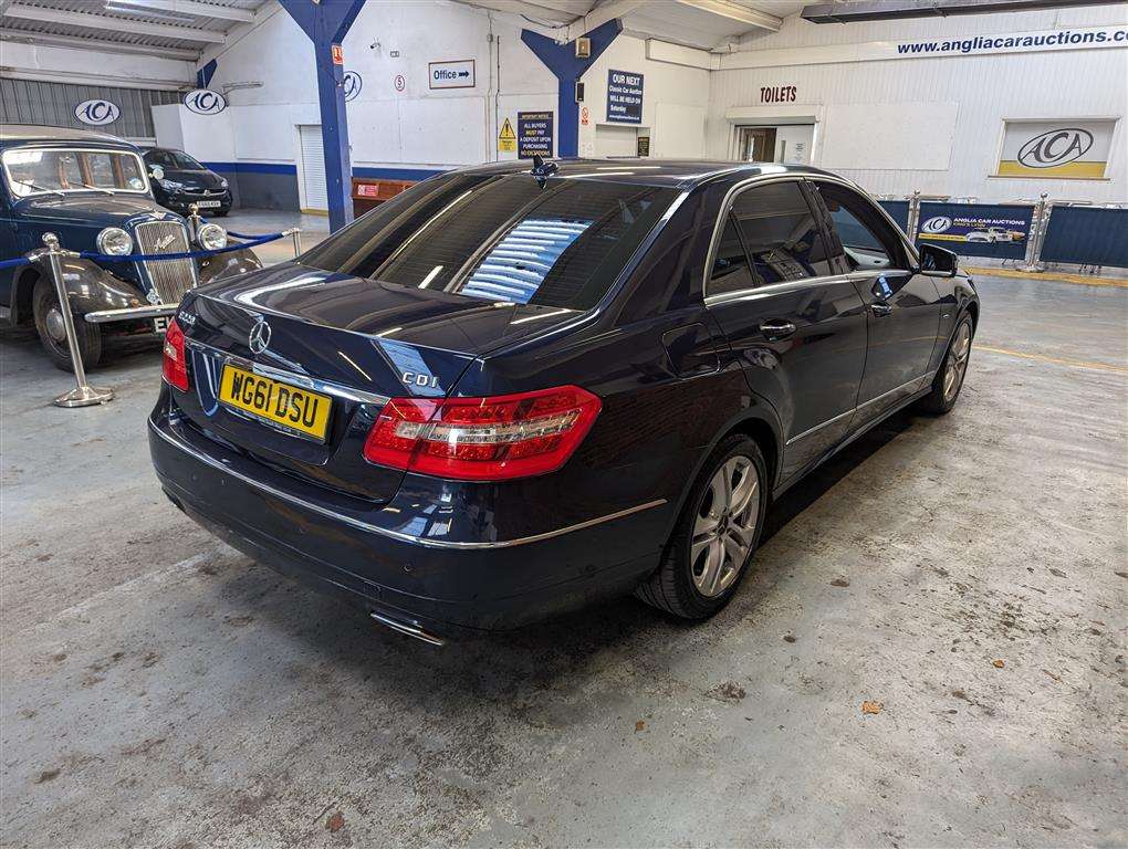 <p>2011 MERCEDES-BENZ E220 EXEC-IVE SE CDI BLUE</p>