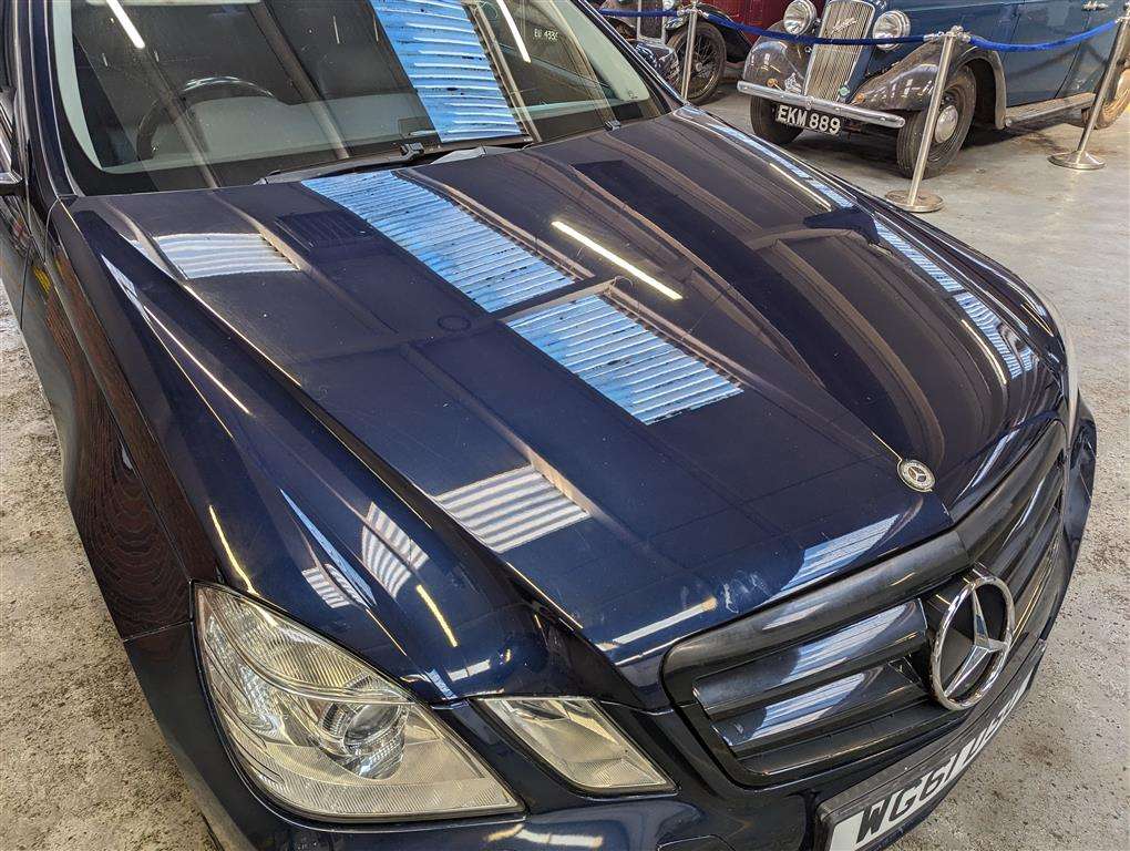 <p>2011 MERCEDES-BENZ E220 EXEC-IVE SE CDI BLUE</p>