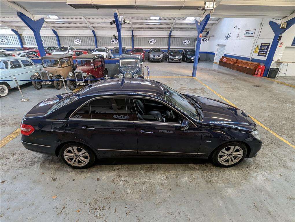 <p>2011 MERCEDES-BENZ E220 EXEC-IVE SE CDI BLUE</p>