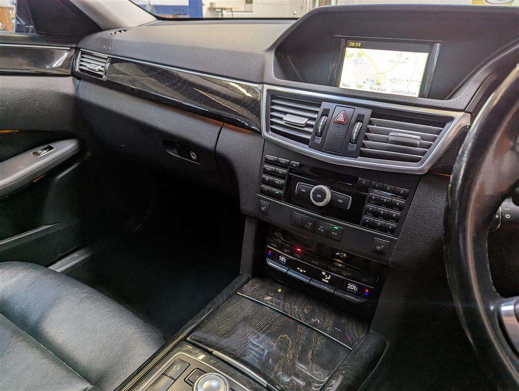 <p>2011 MERCEDES-BENZ E220 EXEC-IVE SE CDI BLUE</p>